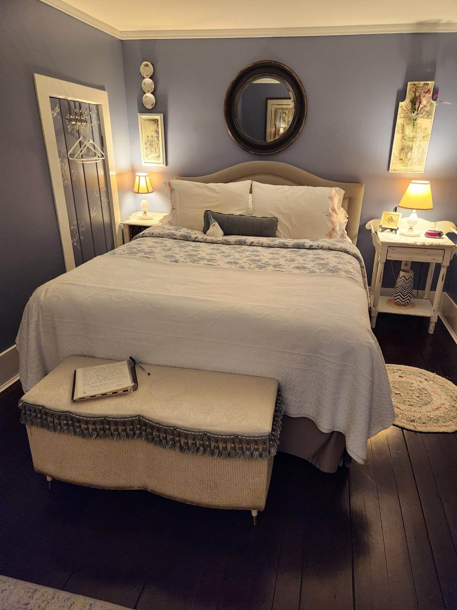 The Carmel Room | Applesauce Inn Bed and Breakfast